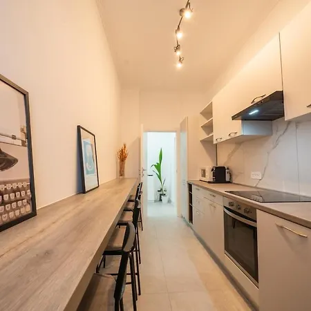 Parking - Design - Caesar House * ベルガモ