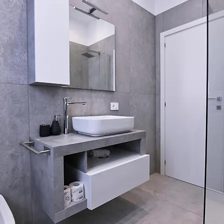 Parking - Design - Caesar House ベルガモ